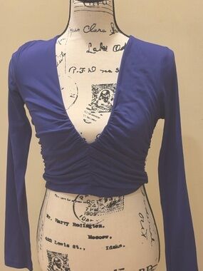 Susana Monaco Blue Deep V Crop Top Long Sleeve Ruched Front Stretch Size small